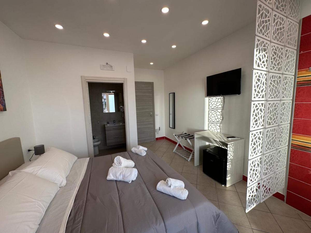 B&B Off Rooms And Relax Наполи Екстериор снимка
