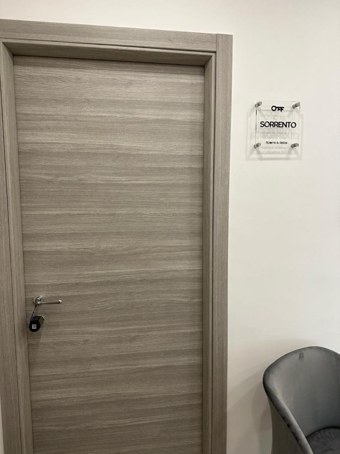 B&B Off Rooms And Relax Наполи Екстериор снимка