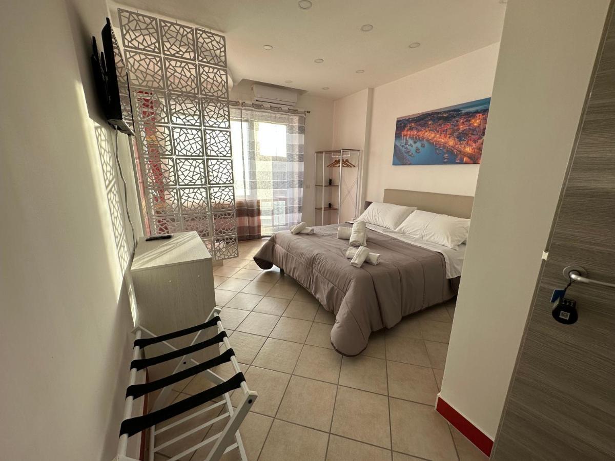B&B Off Rooms And Relax Наполи Екстериор снимка